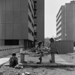 1976 - Lapsia betonikaupungissa